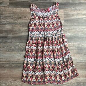 Divided Geometric Sleeveless Top - Red, Pink, Cream